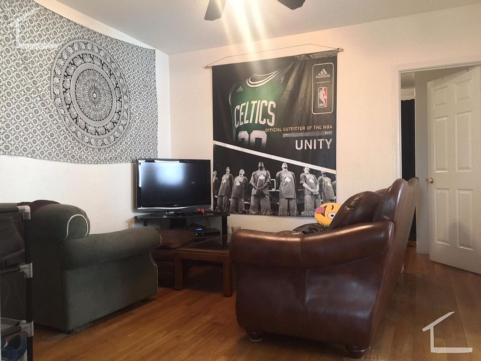 2nd image of 27 Egremont Rd APT 03