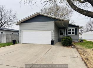 1002 N Custer Ave, Grand Island, NE 68803