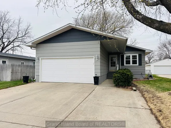 1002 N Custer Ave, Grand Island, NE 68803
