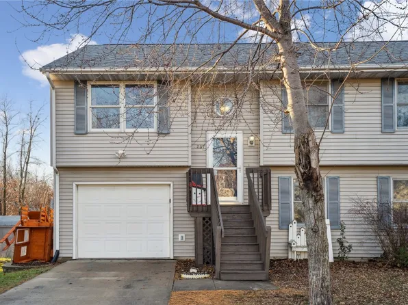 267 Parkview Ct, North Liberty, IA 52317