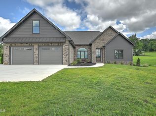 2075 Cattlemans Trl, Jonesborough, TN 37659