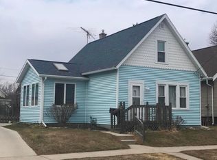 1234 S 20th St, Manitowoc, WI 54220