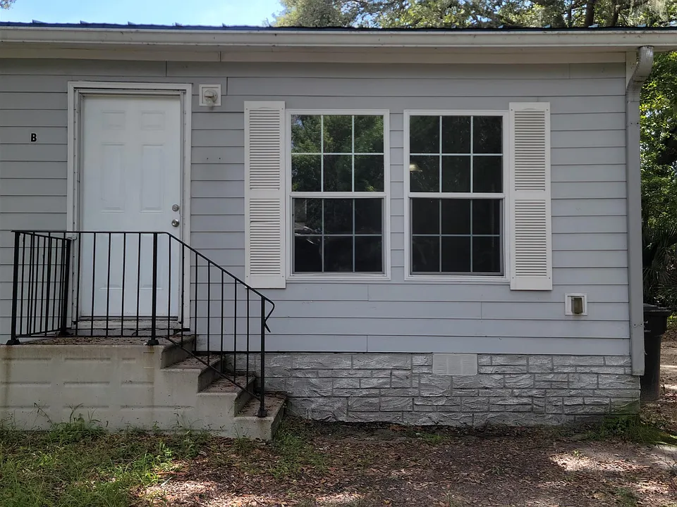 37 Evergreen Ave #B