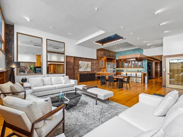 10 East 14th Street image 2 of 55