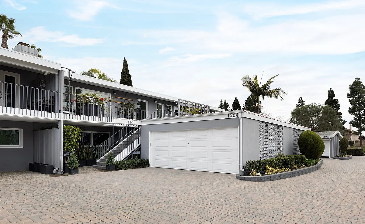 Building Photo - 1504 Westcliff Dr #5