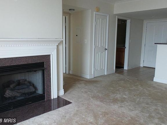 5th image of 414 Water St Unit 2411