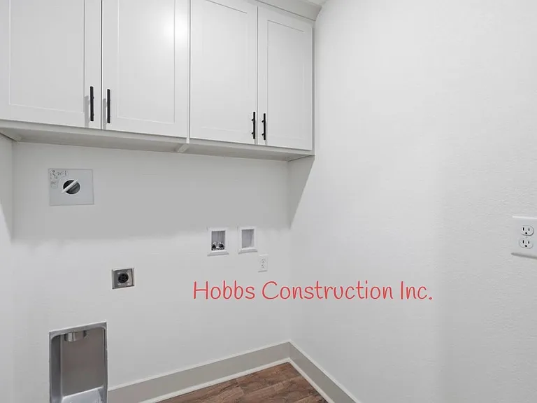 303 1/2 N West St — Photo 11