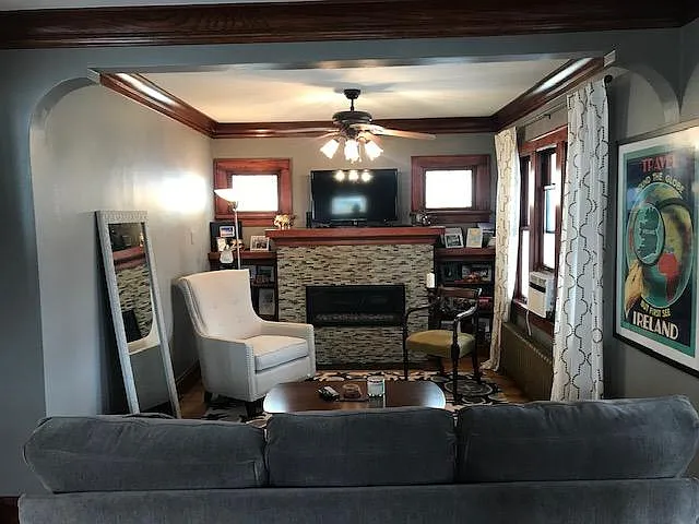Living area w/ gas fireplace