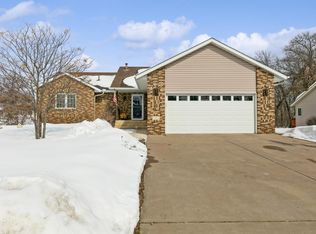 2651 Oakview Ct, Monticello, MN 55362