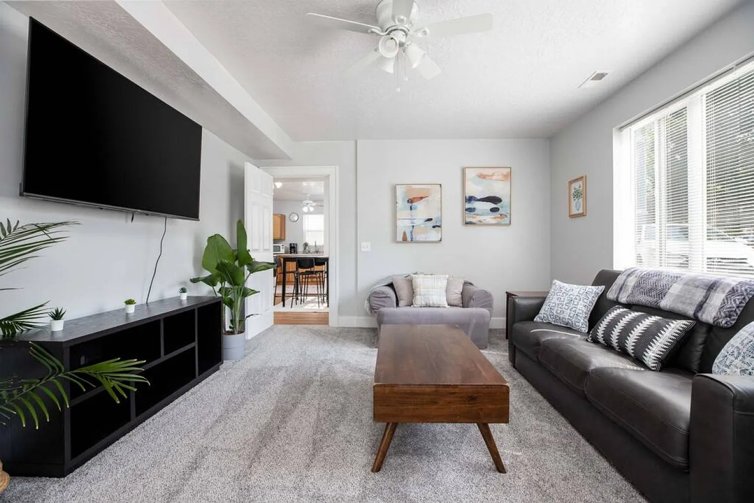 2 bed, 1.0 bath, 1194 sqft, $3,159 — Photo 3