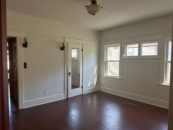 Middle bedroom with walk in closet