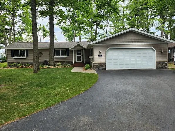 1131 Lagoon Ave, Lewiston, MI 49756