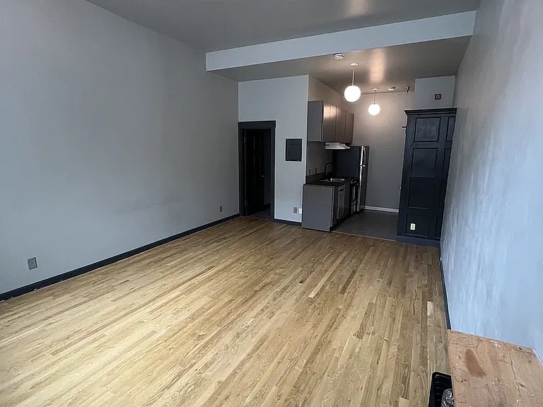 213 1st Ave S #3C — Photo 3