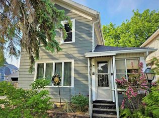 910 School Ave, Oshkosh, WI 54901