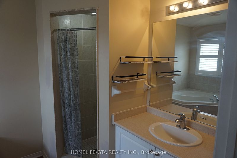 Toronto House for rent - 4 Bedrooms — photo 24