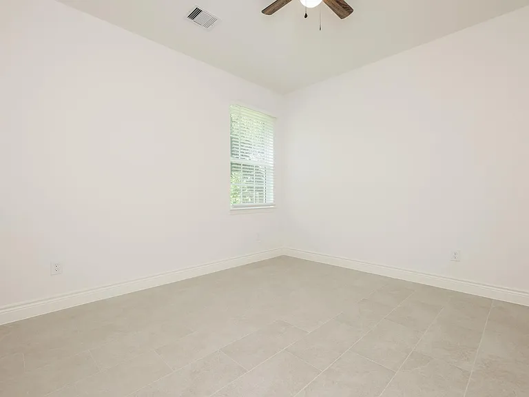 2303 Cunningham Dr — Photo 18