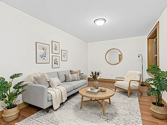 4th image of 1546 Selwyn Ave APT 1E