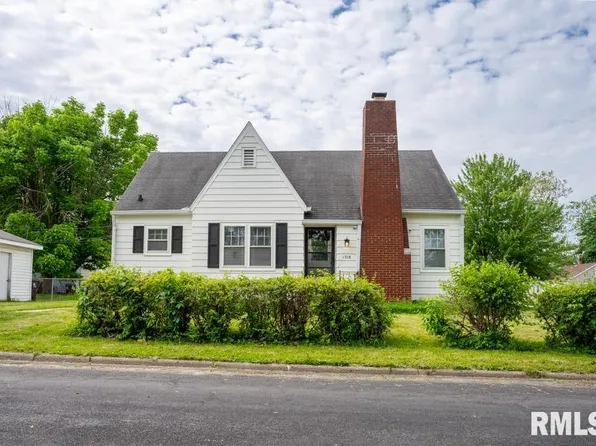 1318 W Macqueen Ave, Peoria, IL 61604
