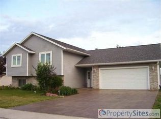 160 Deer Run Dr, Fall River, WI 53932