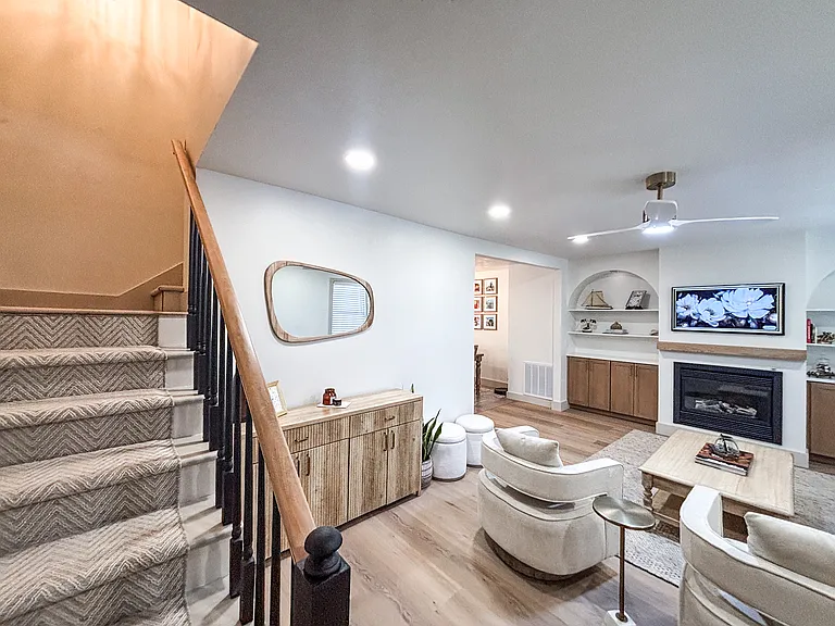 945 Cottingham Dr — Photo 16