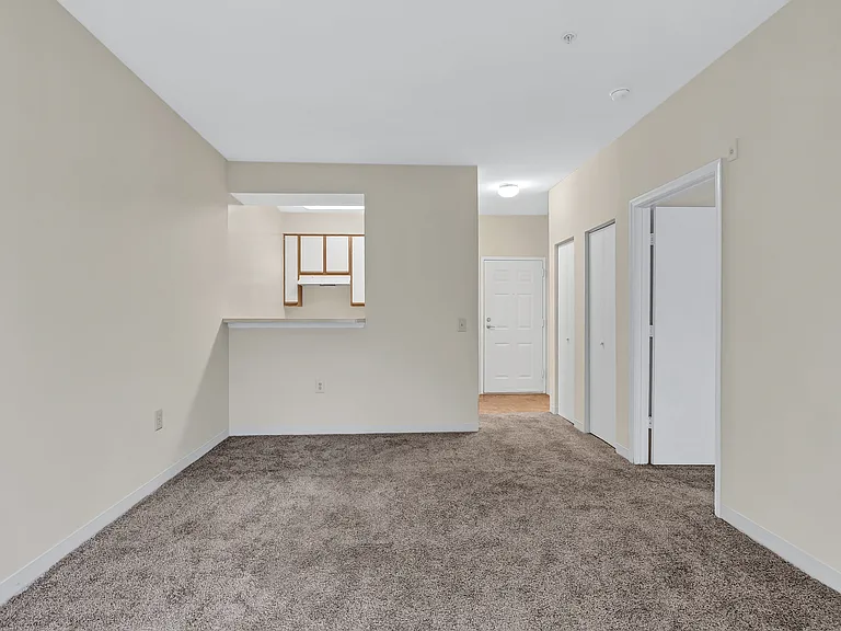 Laurel Lakes — Photo 10