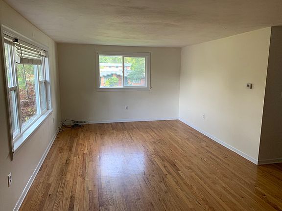 4th image of 100 Waldorf Pkwy #3