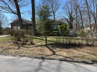2 New Rd, Ronkonkoma, NY
