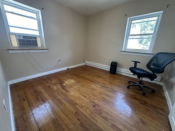 3rd image of 401 Warburton Ave #2C