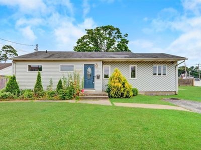 10 Hunter Avenue, North Babylon, NY, 11703