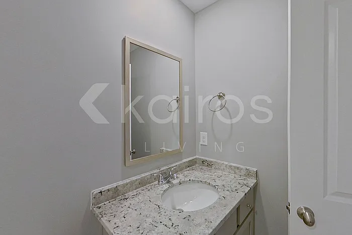 349 Angela St — Photo 10
