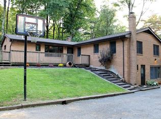 127 Rockdale Rd, Butler, PA 16002