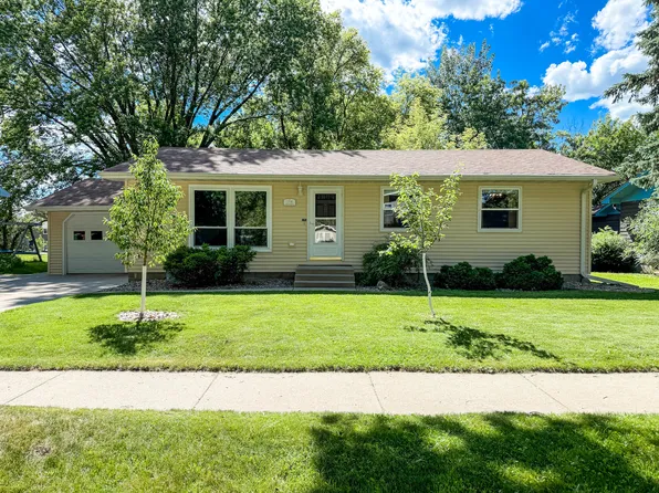 108 Gilley Ave S, Brookings, SD 57006