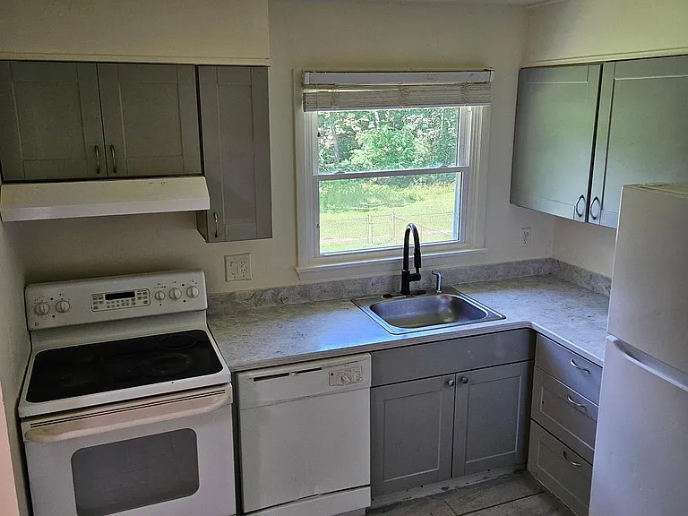 254 Cedarmere Cir — Photo 12