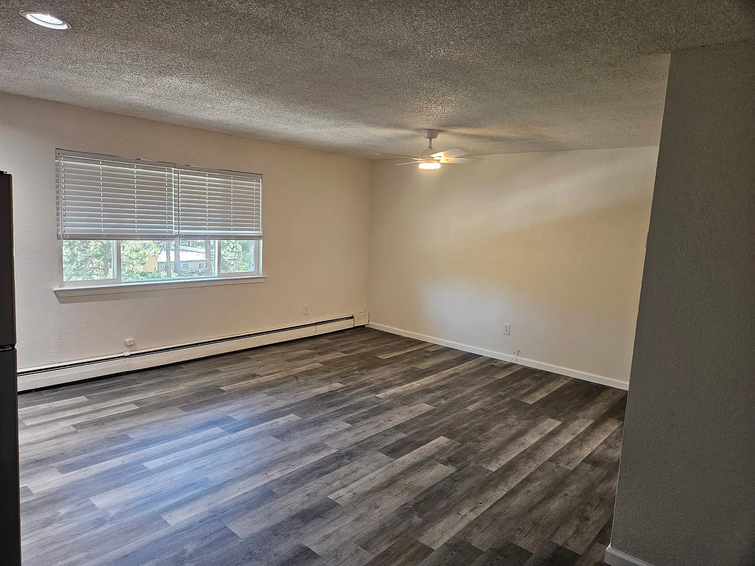 Studio, 420 sqft, $1,690 — Photo 3
