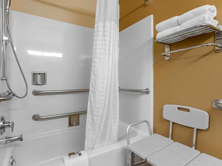 Studio Suite - 1 Queen Bed
