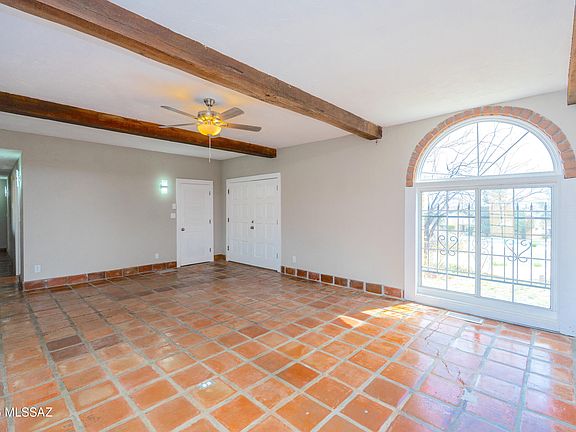 2nd image of 4 Cochise Ln