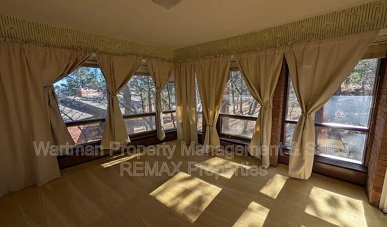 15 Upland Rd — Photo 36