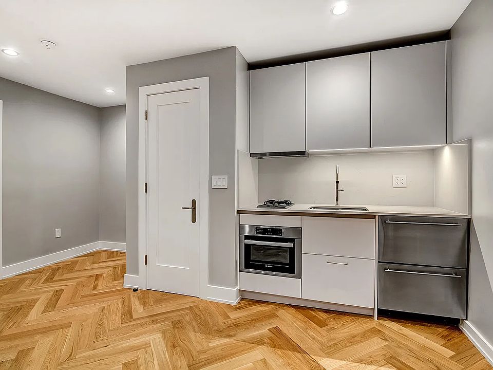 1st image of 225 W 23rd St #2204M