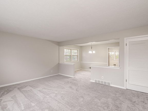 4th image of 4108 Manner Dale Dr