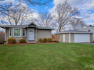 224 S Rosedale Ct, Round Lake, IL 60073