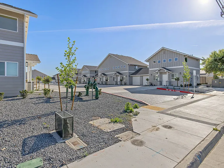 1363 W Grangeville Blvd — Photo 36