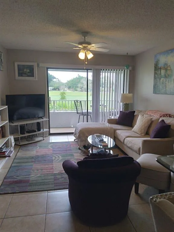 2 bed, 2.0 bath, 955 sqft, $2,100 — Photo 3
