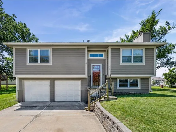 409 W South St, Spring Hill, KS 66083
