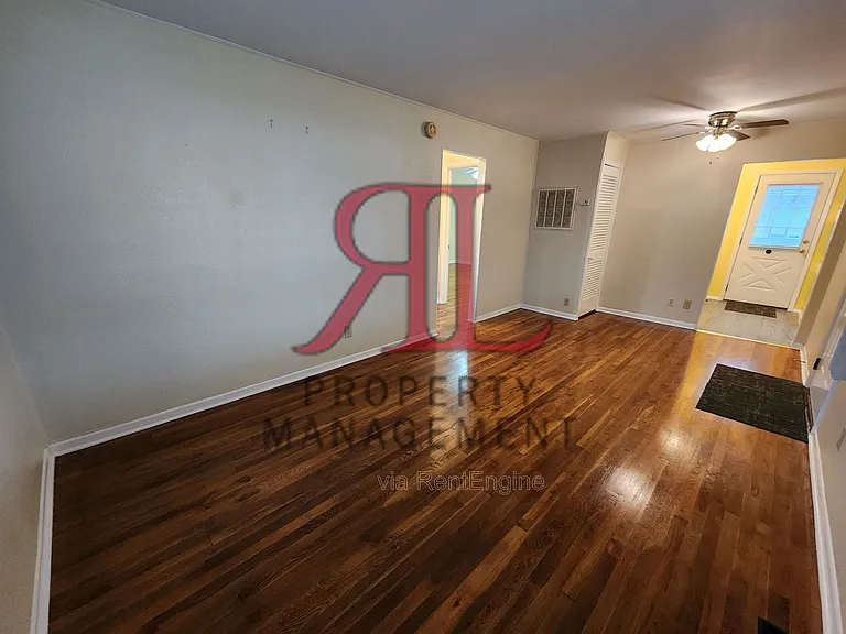 2436 Charlemagne St — Photo 6
