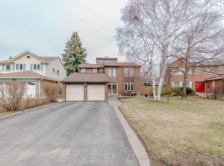 68 Leander St, Brampton, ON L6S3M7