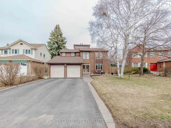 68 Leander St, Brampton, ON L6S 3M7