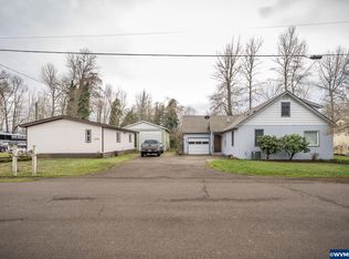 526 Calapooia Ave, Brownsville, OR 97327