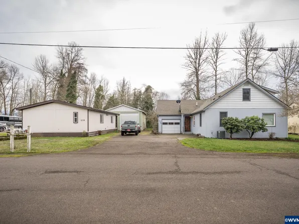 526 Calapooia Ave, Brownsville, OR 97327
