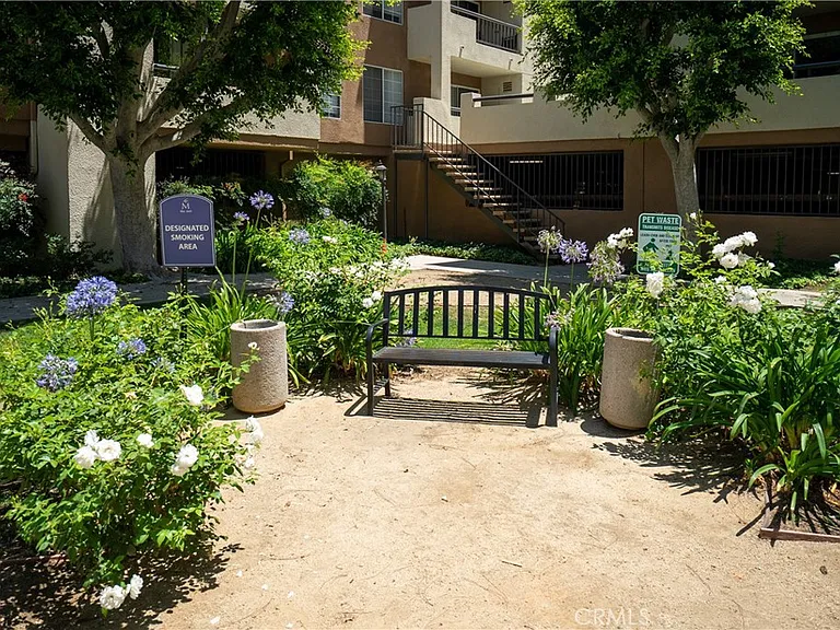 5540 Owensmouth Ave #306 — Photo 30