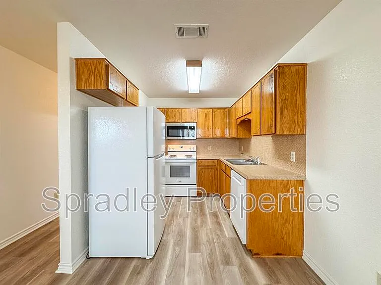 115 Lacey Lou Ln — Photo 6